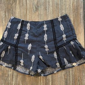 IMMPECCABLE PIG , sz M linen lined shorts